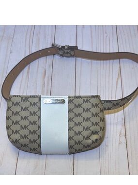 MICHAEL KORS Signature Logo Monogram Belt Bag Purse Brown White 556137